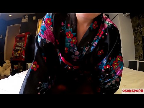 ❤️ Vajza e re cosplay pëlqen seksin deri në orgazmë me një shiringë në një kalorës dhe një blowjob. Vajzë aziatike me pidhi leshtore dhe cica të bukura me kostum tradicional japonez në video amatore që tregon masturbim me lodra qij. Sakura 3 OSAKAPORN. ️ Porno ruse tek ne ❌